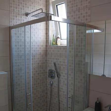 Apartment Luka *